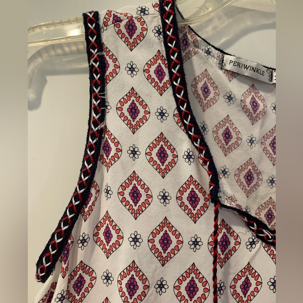 Sleeveless Patterned Top with Tassel Tie Detail - Size Medium - Picture 5 of 8